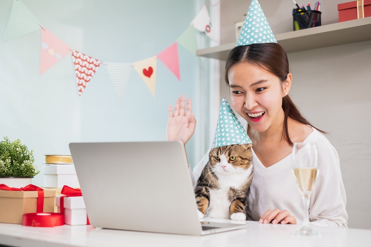 introvert online christmas party
